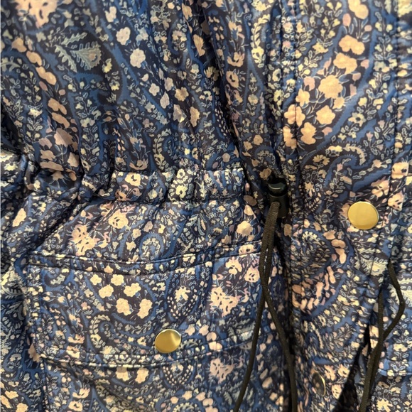 JCrew Liberty print puffer jacket.  Perfect for ski trip!
Size Medium - Picture 7 of 8